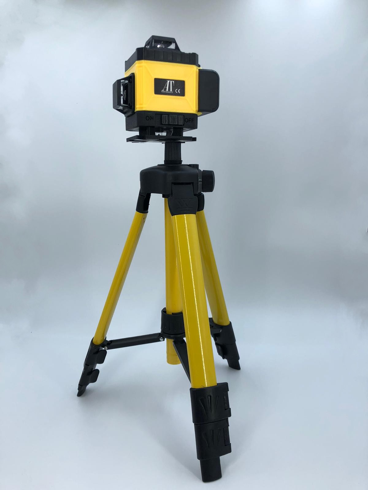 Nivel laser 4D cu 16 linii, AT PERFORMANCE®, 360°, Platforma de ridicare, cu autonivelare, Telecomanda, Lumina verde, Trepied 150 cm, Negru/GALBEN.